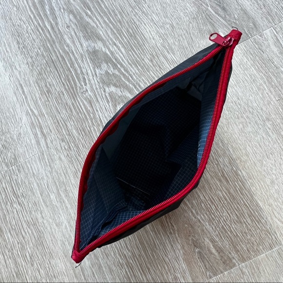 New! Makeup Forever Black Checkered Makeup Bag - Picture 3 of 4